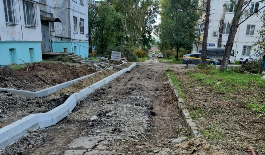 Реализуется проект "Благоустройство придомовой территории" ТОС "Перспектива"