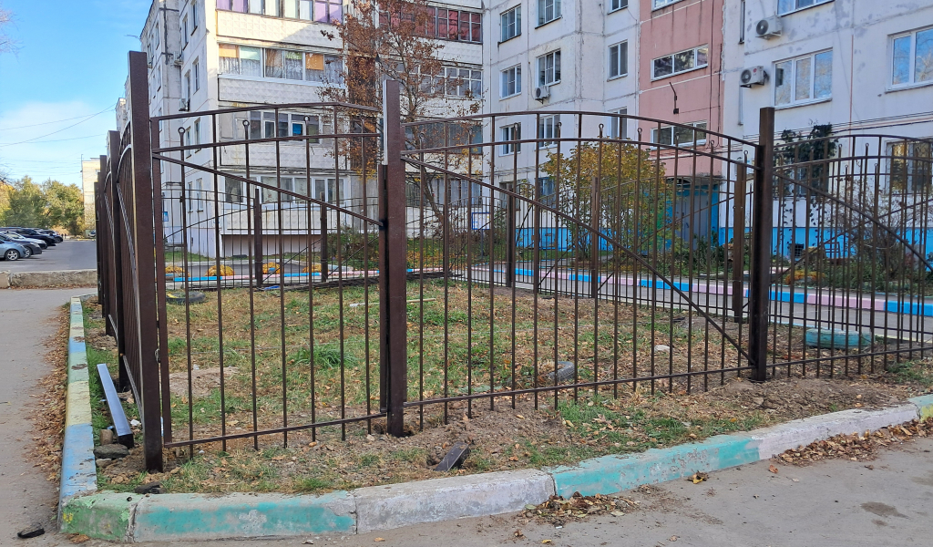 Завершена реализация проекта "Безопасная детская площадка (ограждение)" ТОС "Пятнашка 27.ру"